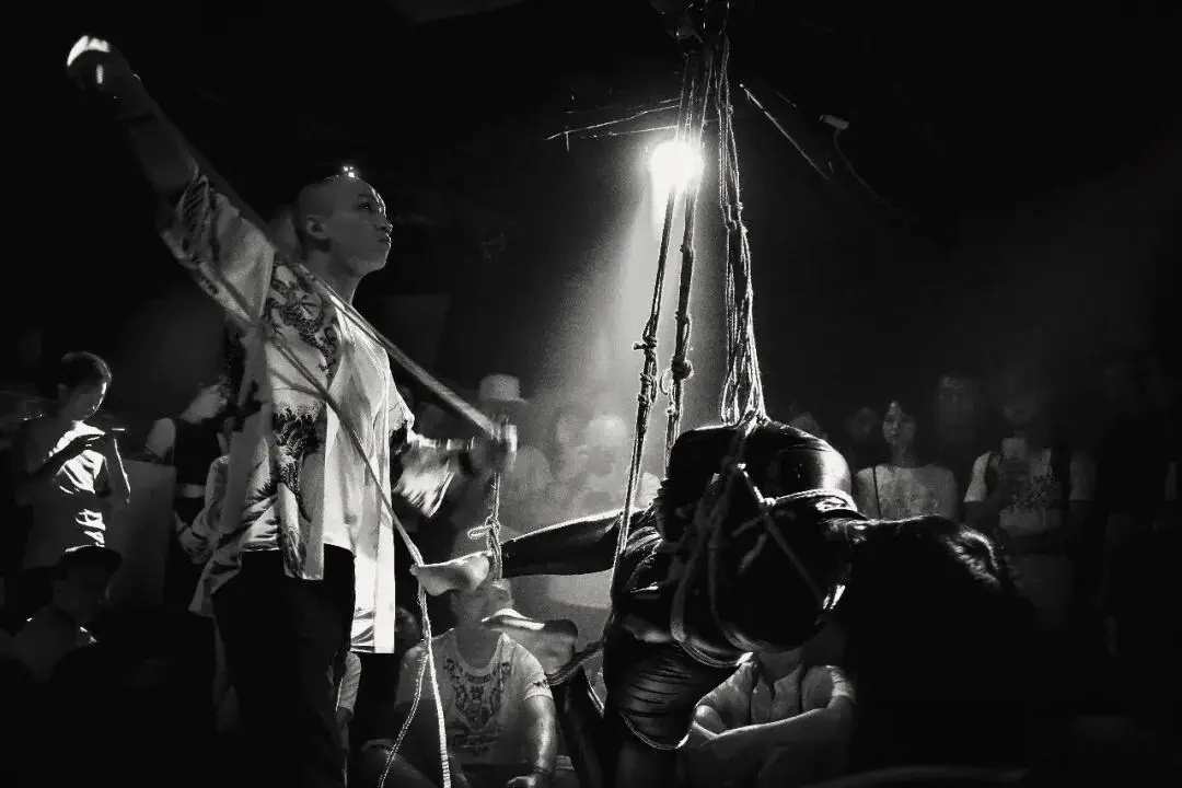 我如何在2025年勇敢踏入BDSM圈，发现自己隐藏的m倾向 一