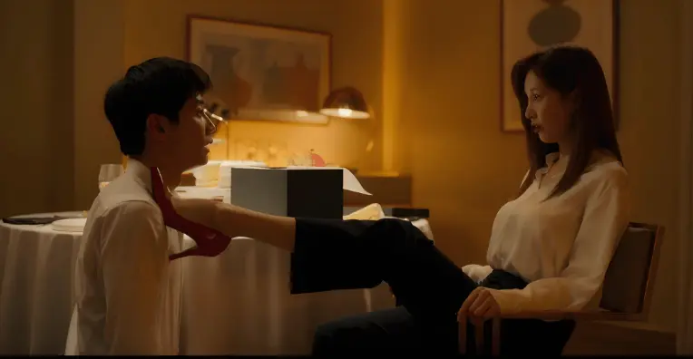 “圣水恋足癖”深度探索：它背后的心理和情感究竟是什么？ 一