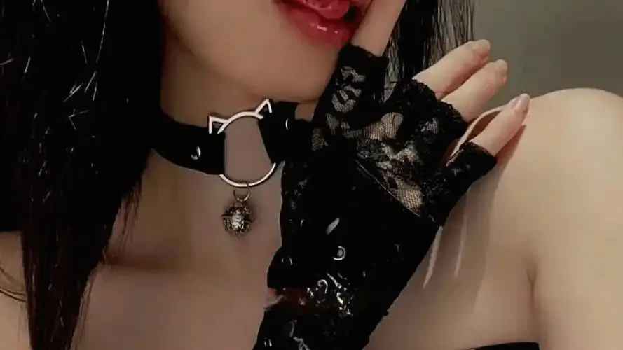 BDSM世界揭秘：如何理解支配与服从的深层关系？ 一